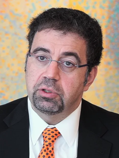 다론 아제모을루 (Daron Acemoglu)의 사진